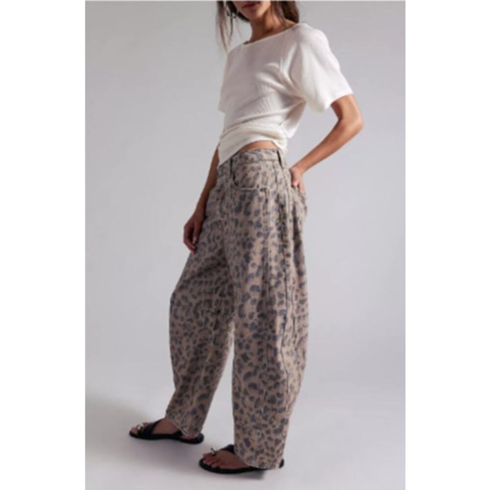 NEW! We The Free 'Good Luck' Printed Barrel Jeans in BROWN SUGAR COMBO (28) - Picture 2 of 6